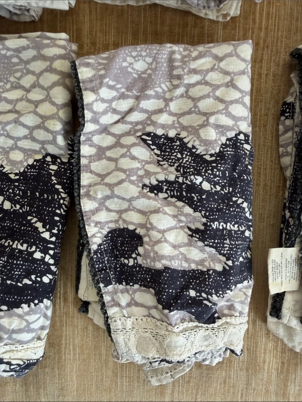 Anthropologie Black and Cream Lace-Print Napkin Set with crochet edges 12 cotton